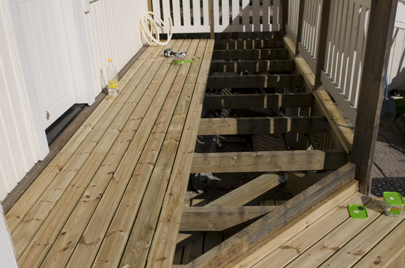 Terassi 40.jpg - pikkuhiljaa alkoi yläterassikin taas vaikuttaa terassilta